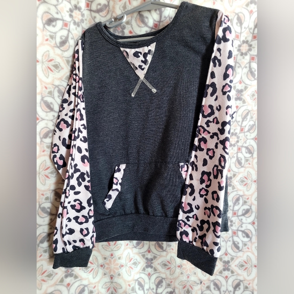 Stylish Black and Pink Leopard Print Girl's Top